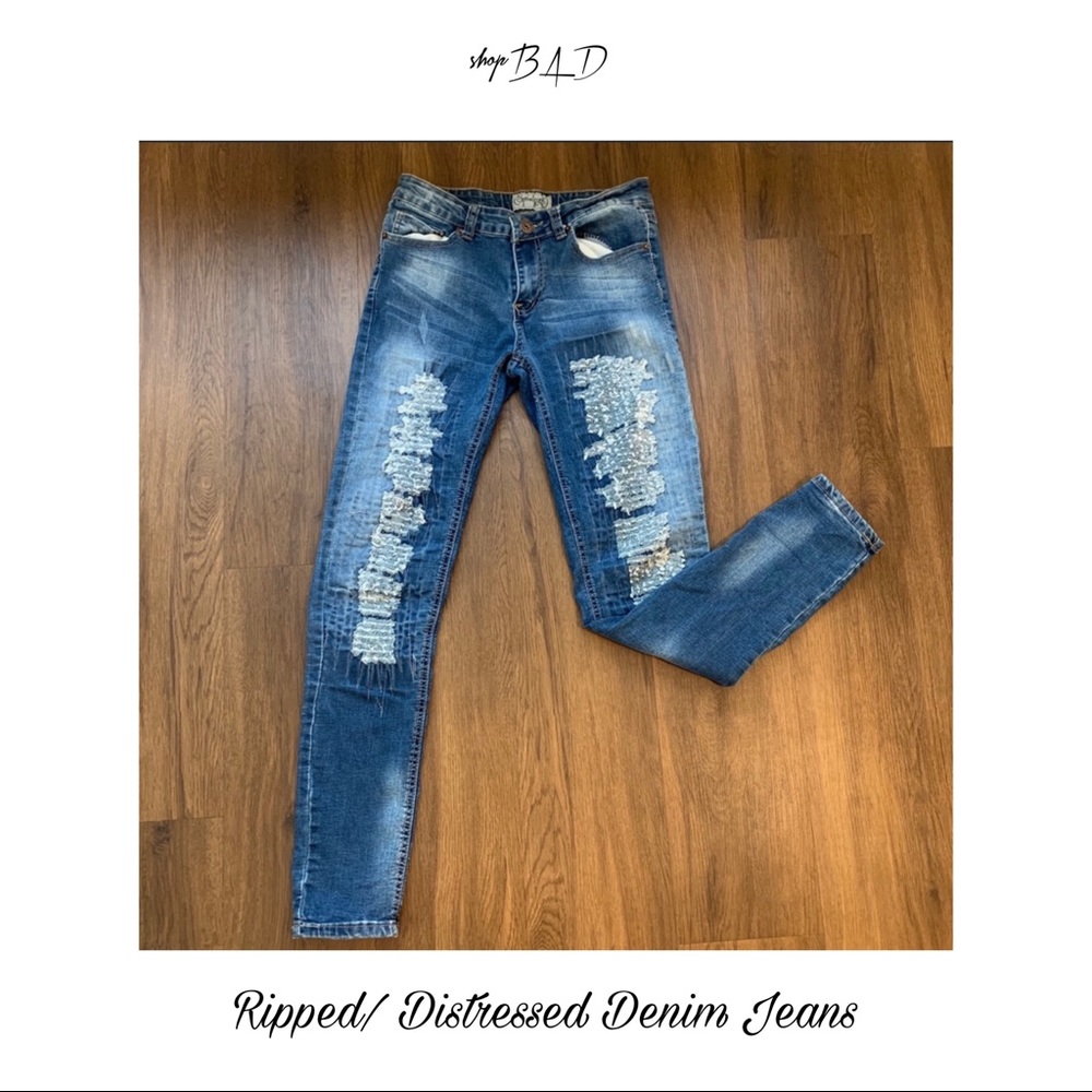 RIPPED/DISTRESSED DENIM